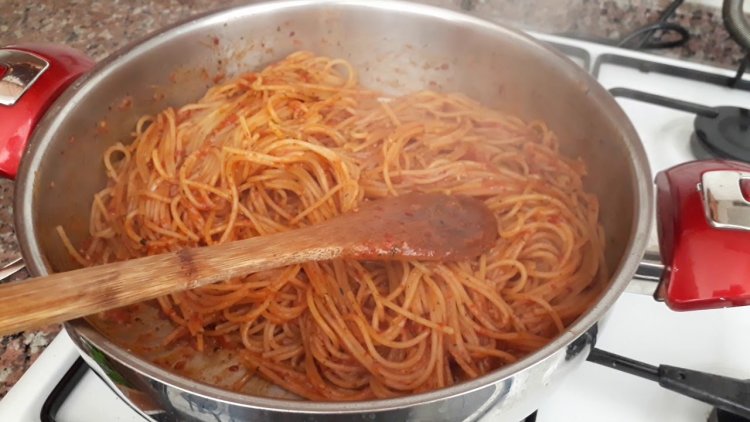 Kaşarlı Spaghetti Kavurma